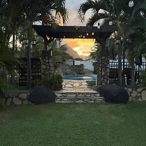 Guest house Robbins Estate